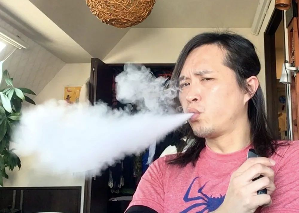 can heavy smokers be satisfied with e-cigarettes